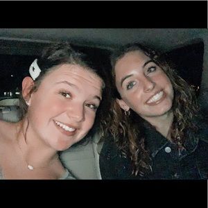 Meet your Posher, Mia